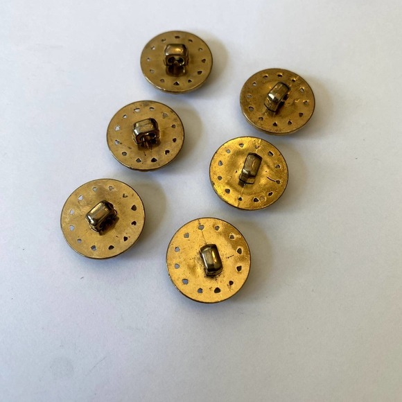 Set of six Flower Gold tone replacement buttons 6 buttons - Picture 3 of 3